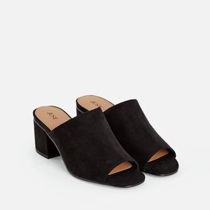 •Black Mules• Gently worn•like new•